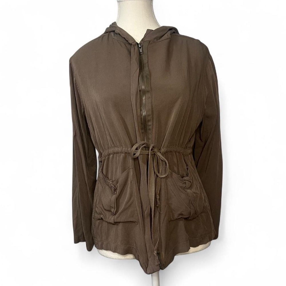 Brown lightweight hooded jacket‎